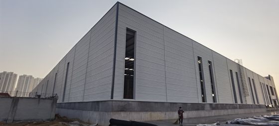 経済的な鉄鋼構造物 建物 熱く鋳造された鋼鉄構造物 熱く鋳造された鉄鋼構造物 製成済み倉庫