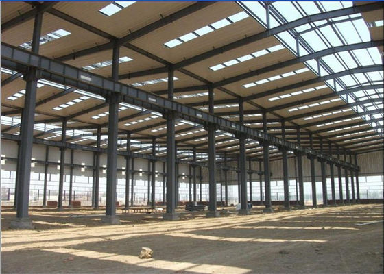 金属フレームの構造ASTM A36は鋼鉄の倉庫の建物を組立て式に作った