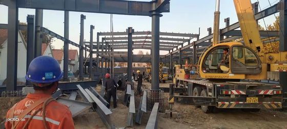 低コスト プリファブ 準備済み プリファブ 製 鋼鉄 構造 絶縁 クラン 金属 建設 サンドイッチ パネル 壁 ワークショップ