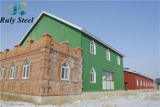 工業用サンドイッチパネルを備えた製鉄倉庫