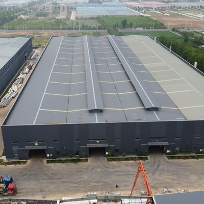 Q235B/Q355B鋼を使用したセメント工場保管用の頑丈なプレハブ鋼構造倉庫