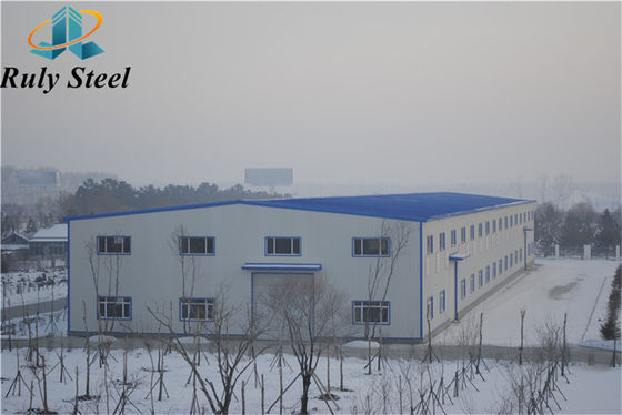 工業様式の近代製製製鋼構造工房